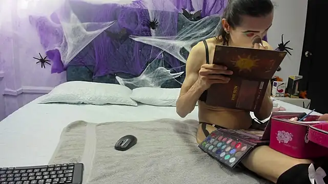 Snapshot of shantala_nastasiia chatting on October 2025 12:30:01 PM shantala nastasiia online show from October 2025 12:30:01 PM