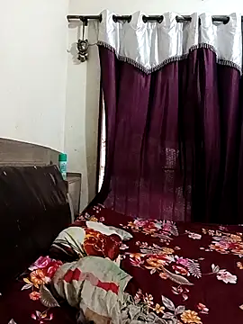 MEERAcle online show from April 2026 02:00:02 AM