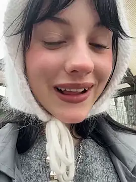 Only April online show from September 2025 02:07:01 PM