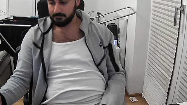 Velvetvoyager69 online show from October 2025 05:20:02 PM