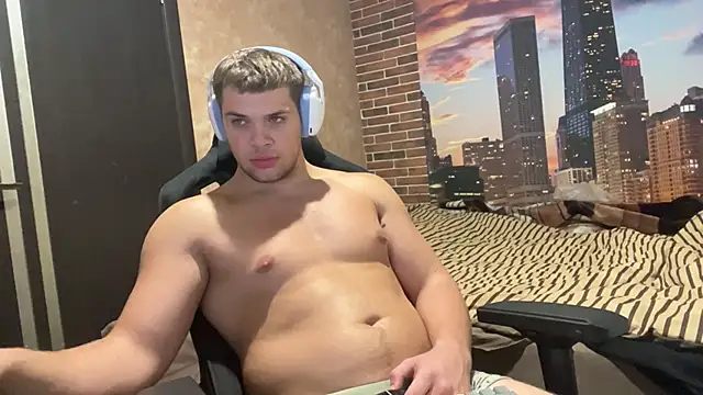 MusclePhantom online show from November 2025 09:36:02 PM