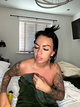 BELLABLACKXUK online show from October 2025 01:47:02 PM