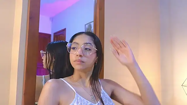 IvyJhons online show from December 2025 12:00:02 PM