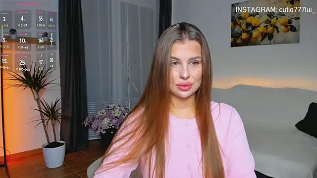 Snapshot of Cutie_Lui chatting on October 2025 05:13:01 AM Cutie Lui online show from October 2025 05:13:01 AM