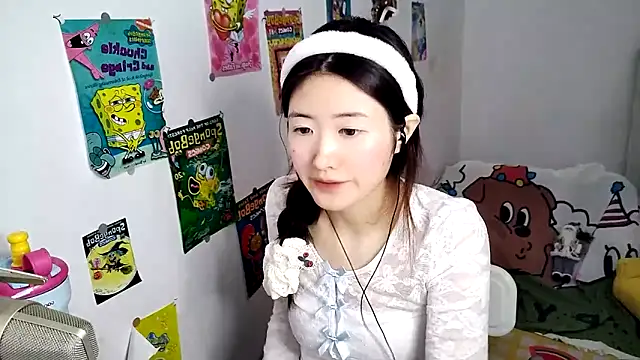 Snapshot of Moonlight-23 chatting on October 2025 06:47:02 AM Moonlight-23 online show from October 2025 06:47:02 AM