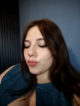 AriNights online show from September 2025 12:32:01 AM