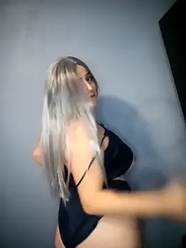 AriNights online show from October 2025 07:35:02 PM