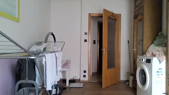 Snapshot of XLBarehengst chatting on September 2025 10:20:01 AM XLBarehengst online show from September 2025 10:20:01 AM