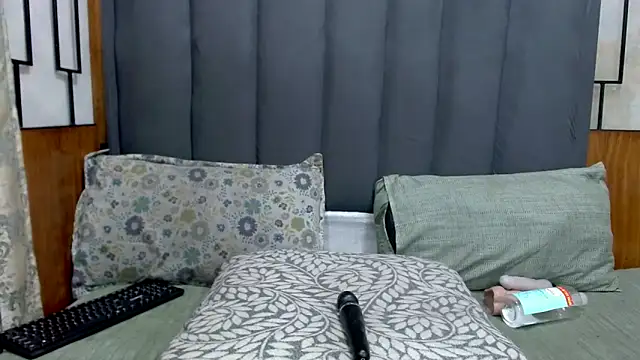 MrsMxx25 online show from April 2026 09:59:02 PM