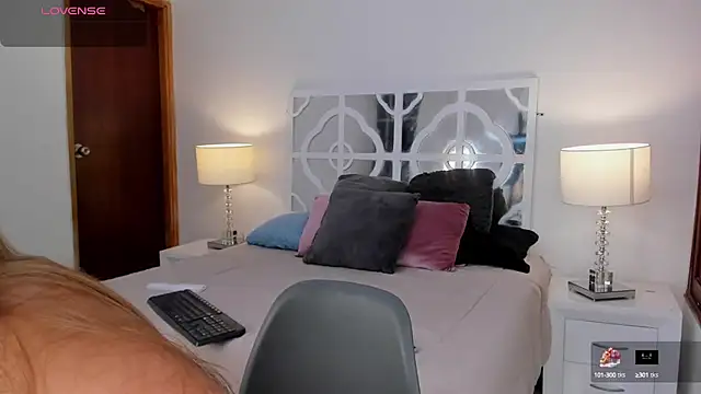 MikaelaStone online show from October 2025 12:28:01 PM