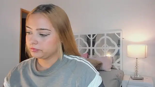 MikaelaStone online show from November 2025 12:33:02 PM