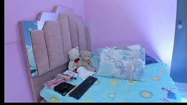 Snapshot of AndreaSweet2 chatting on September 2025 07:28:01 PM AndreaSweet2 online show from September 2025 07:28:01 PM