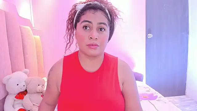 Snapshot of AndreaSweet2 chatting on October 2025 07:53:01 PM AndreaSweet2 online show from October 2025 07:53:01 PM