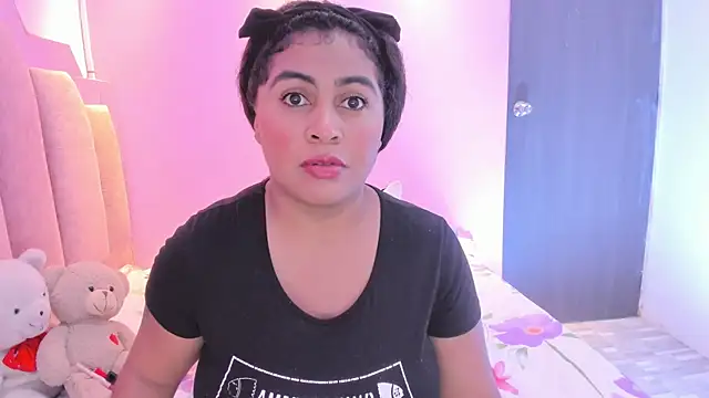 Snapshot of AndreaSweet2 chatting on October 2025 07:43:01 PM AndreaSweet2 online show from October 2025 07:43:01 PM