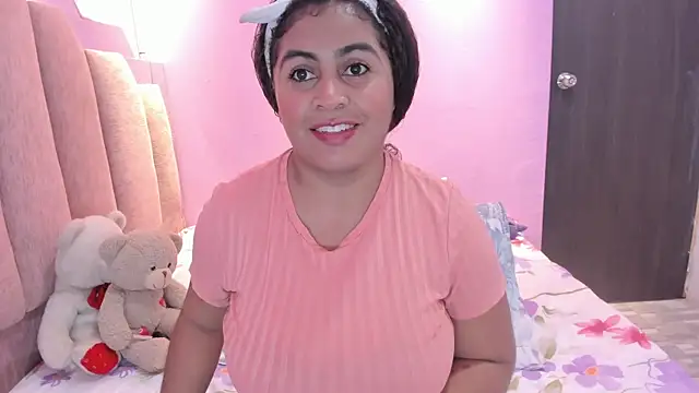 Snapshot of AndreaSweet2 chatting on October 2025 07:55:01 PM AndreaSweet2 online show from October 2025 07:55:01 PM