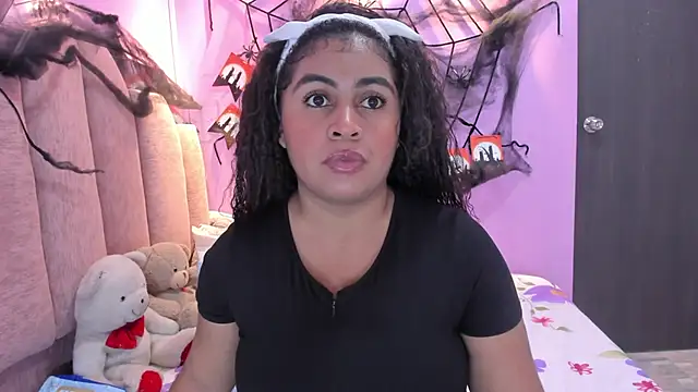 Snapshot of AndreaSweet2 chatting on October 2025 08:03:02 PM AndreaSweet2 online show from October 2025 08:03:02 PM