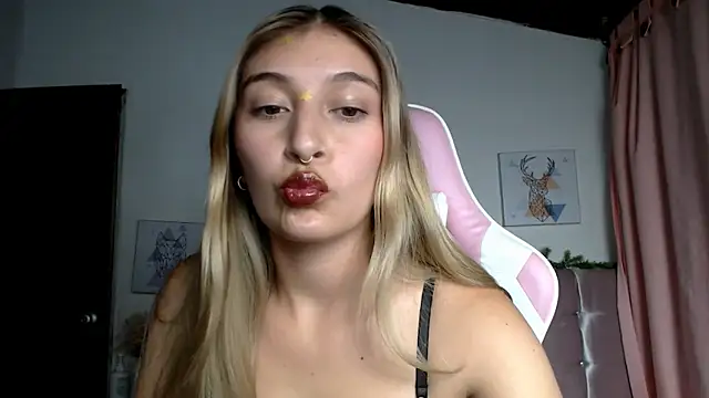 SophiaaLee online show from April 2026 12:13:01 AM