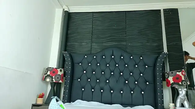 AxelWolfe online show from September 2025 07:48:01 PM