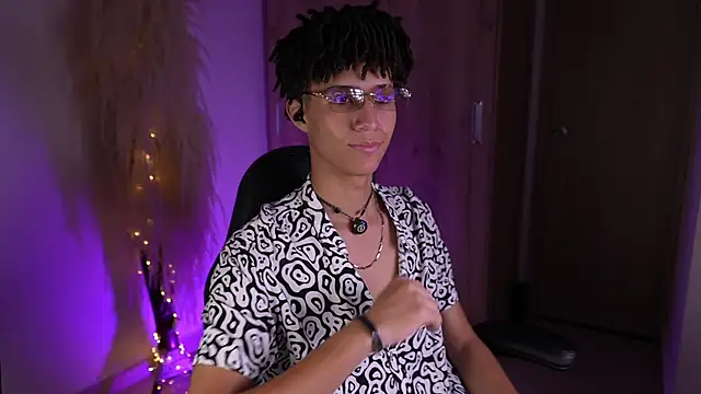 Snapshot of Afro_god_ chatting on May 2026 03:04:02 AM Afro god online show from May 2026 03:04:02 AM