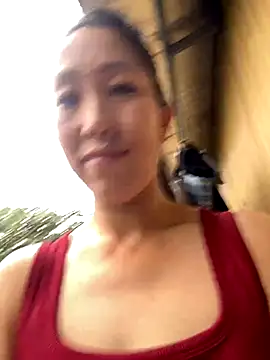 Snapshot of Huong-Ly chatting on October 2025 02:40:02 AM Huong-Ly online show from October 2025 02:40:02 AM