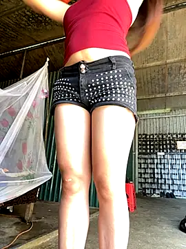 Snapshot of Huong-Ly chatting on October 2025 01:37:02 AM Huong-Ly online show from October 2025 01:37:02 AM