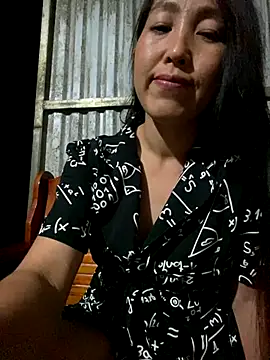 Snapshot of Huong-Ly chatting on October 2025 01:45:01 PM Huong-Ly online show from October 2025 01:45:01 PM