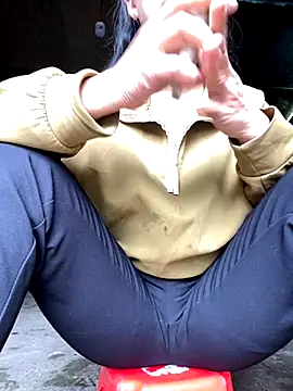 Snapshot of Huong-Ly chatting on October 2025 03:07:02 AM Huong-Ly online show from October 2025 03:07:02 AM