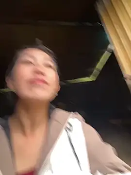 Snapshot of Huong-Ly chatting on October 2025 01:57:01 AM Huong-Ly online show from October 2025 01:57:01 AM