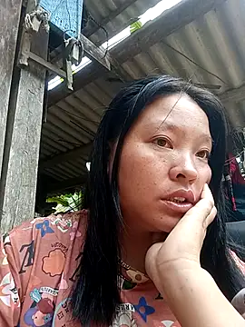 Snapshot of MuiNay chatting on September 2025 11:04:02 PM MuiNay online show from September 2025 11:04:02 PM