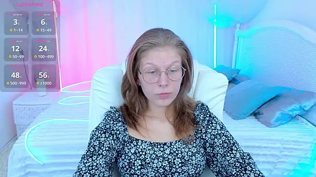 Lilly Belly online show from September 2025 12:26:01 PM