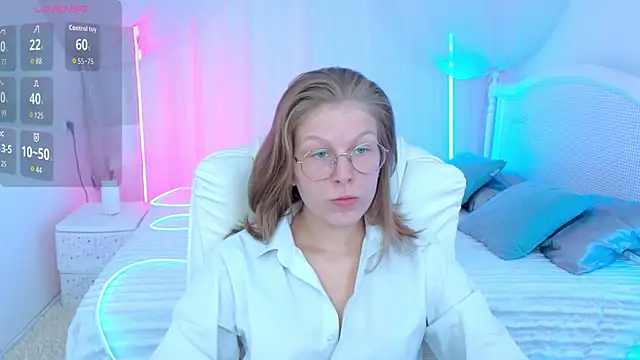 Lilly Belly online show from September 2025 12:38:02 PM