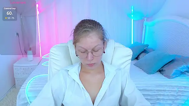Lilly Belly online show from September 2025 11:09:01 AM
