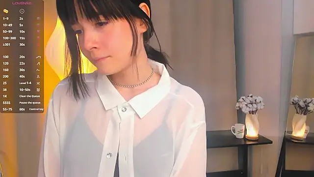 Honeey Beee online show from September 2025 08:54:01 PM