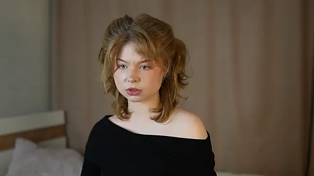 Stella Vanila online show from September 2025 11:04:02 PM