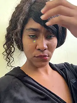 LuckyKhloe online show from September 2025 02:32:01 PM