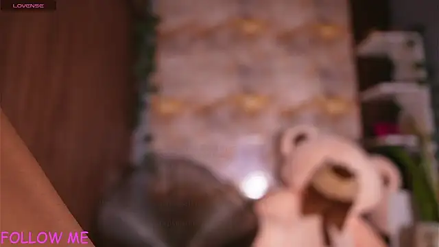 hannachris- online show from February 2026 11:31:01 PM