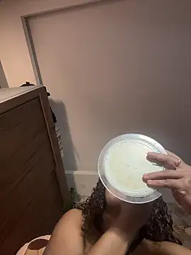 hannachris- online show from February 2026 11:03:01 PM