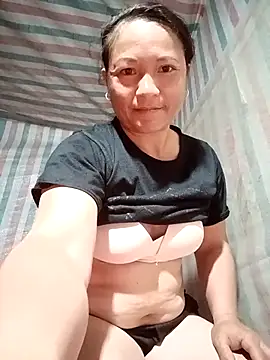 Love-Mama33 online show from October 2025 10:43:02 PM