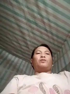 Love-Mama33 online show from October 2025 01:18:01 PM