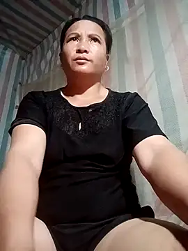 Love-Mama33 online show from October 2025 11:28:02 PM