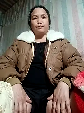 Love-Mama33 online show from February 2026 12:37:01 PM