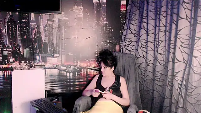 AMOURSWEET2025 online show from April 2026 07:00:01 PM