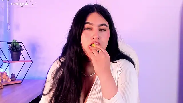 Emma  clark  online show from November 2025 12:26:01 PM