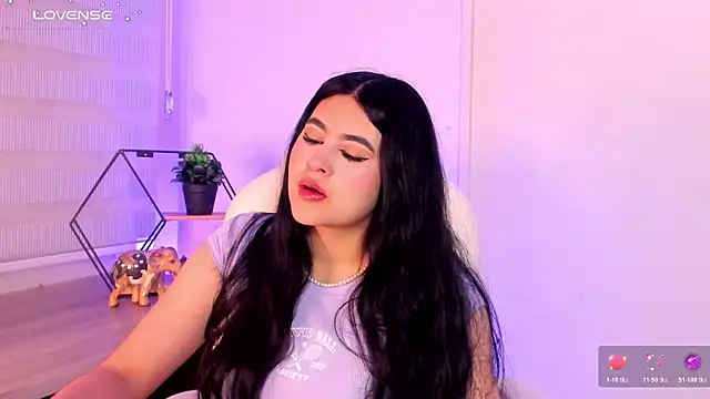 Emma  clark  online show from November 2025 12:51:01 PM