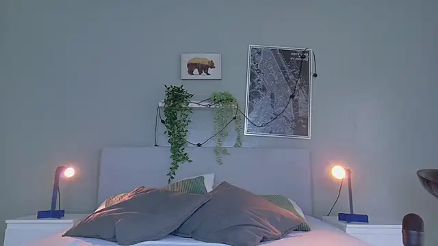 Nickifox   online show from September 2025 07:38:01 PM