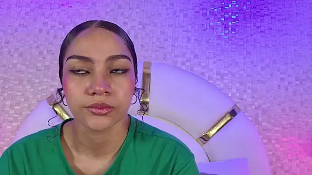 luucy jonnes online show from September 2025 03:17:02 AM