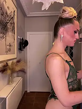 lacattiva online show from October 2025 05:44:02 PM