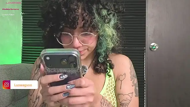 LuckySwagson online show from June 2026 02:10:01 AM