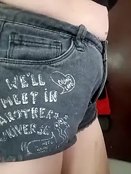 tany90 online show from October 2025 07:33:01 PM