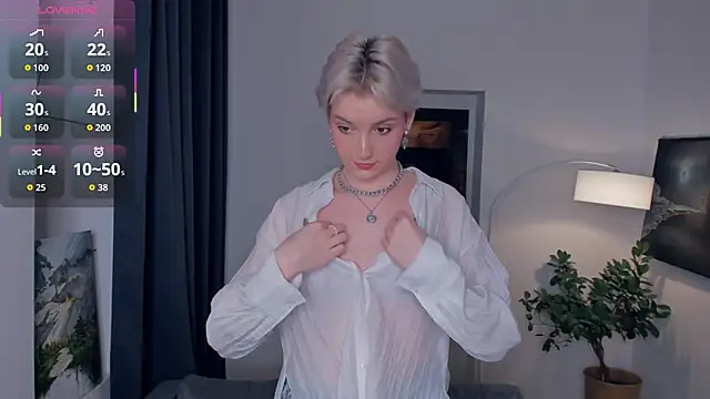 OdelynaAsp online show from November 2025 12:18:01 PM